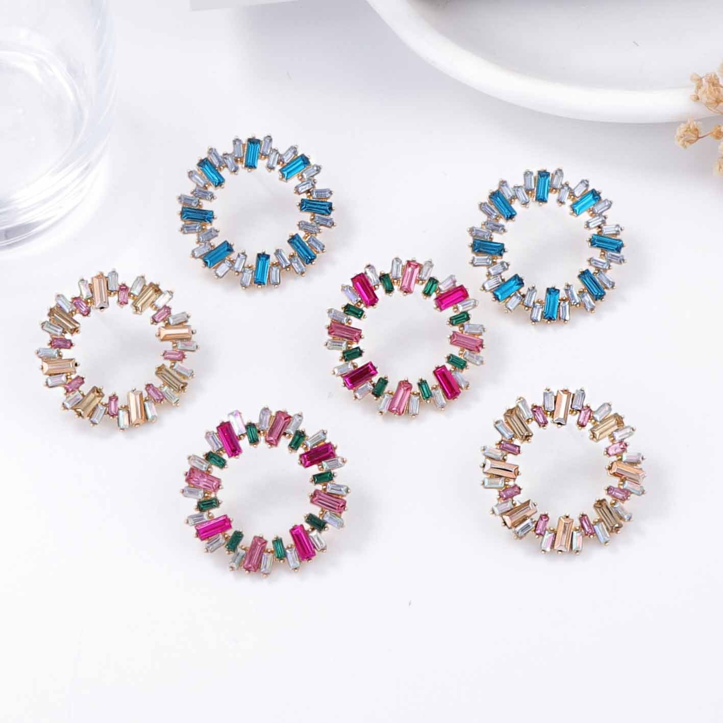 Elegantti Korvarengas jokaiseen tilaisuuteen