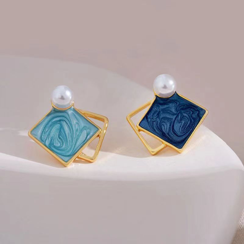 Hurmaava Korvarengas jokaiseen tilaisuuteen