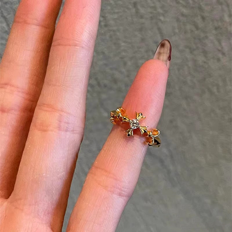 Klassinen Sormus ajattomalla viehätyksellä