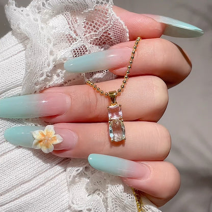 Klassinen Kaulakoru ajattomalla viehätyksellä