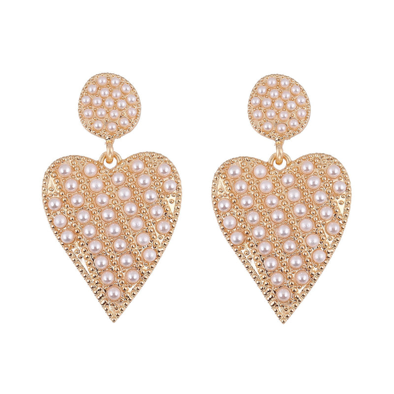 Hurmaava Helmi Korvarengas jokaiseen tilaisuuteen