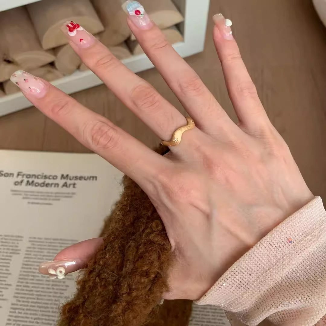 Elegantti Kulta Sormus jokaiseen tilaisuuteen