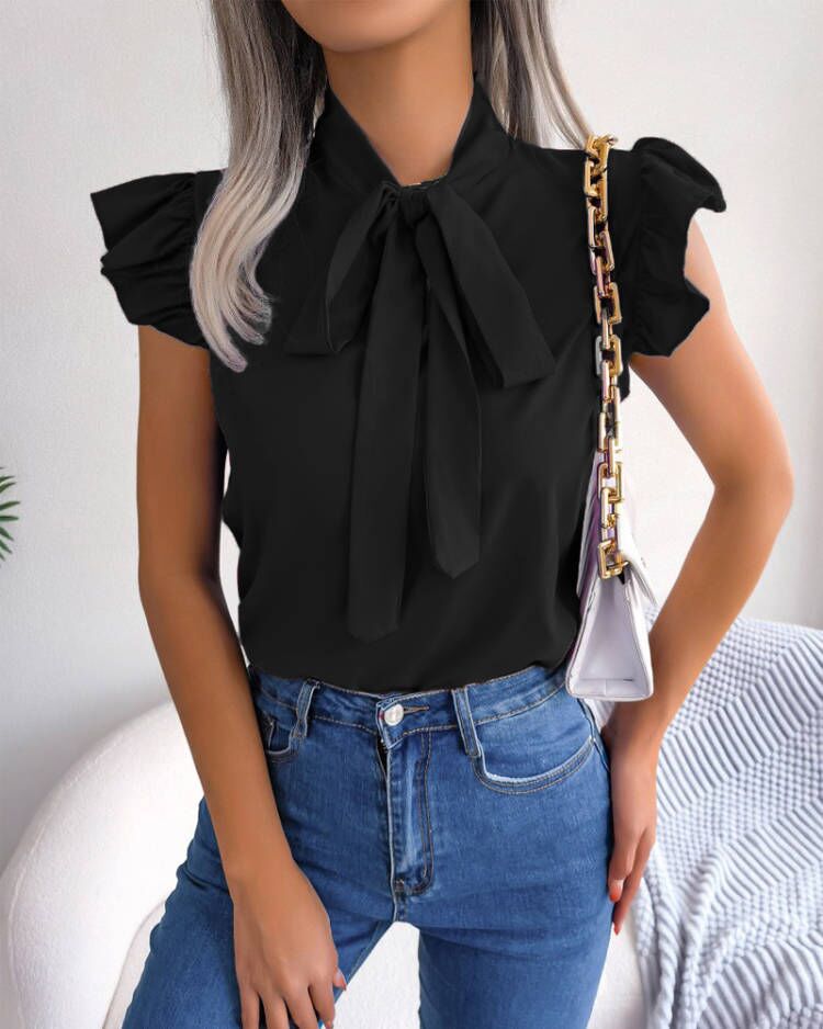 Beautifully Crafted Blouse in a Classic Style
