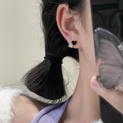 Kaunis Korvarengas ainutlaatuisella tyylillä