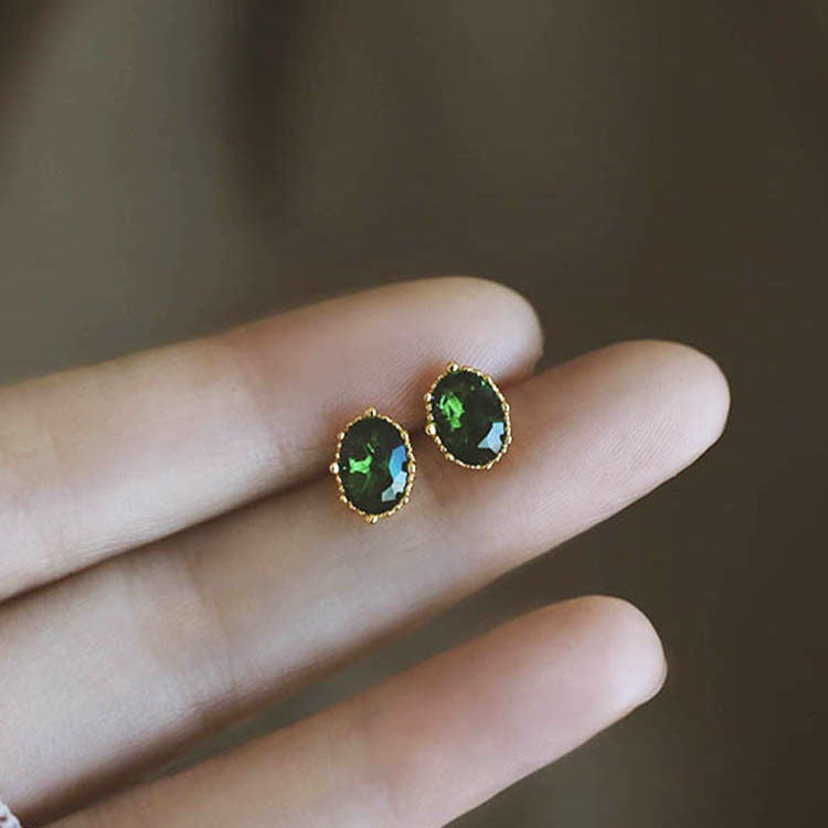 Klassinen Korvarengas ajattomalla viehätyksellä