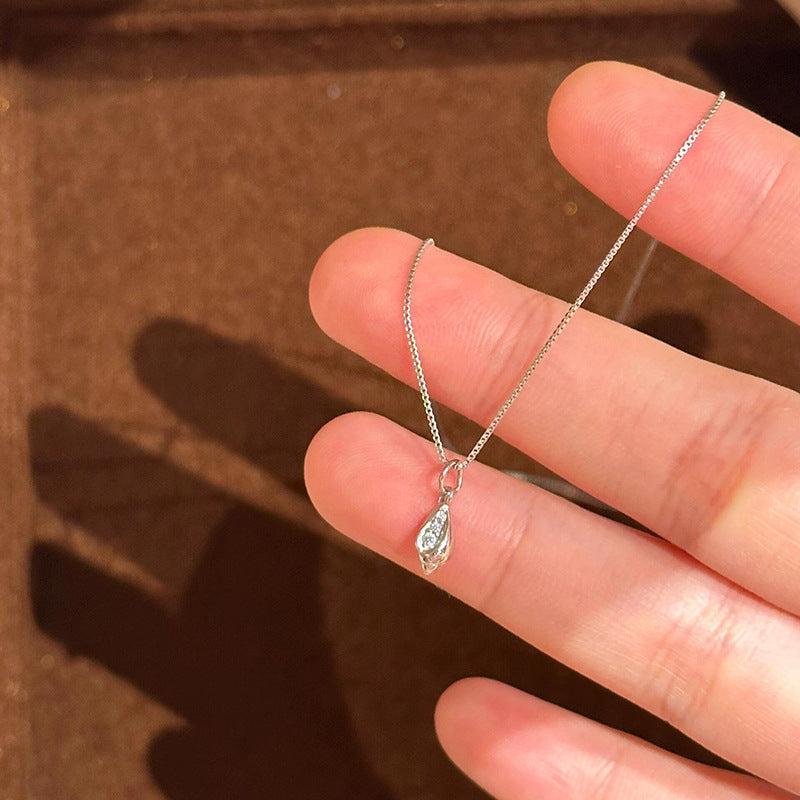 Kaunis Koru ainutlaatuisella tyylillä