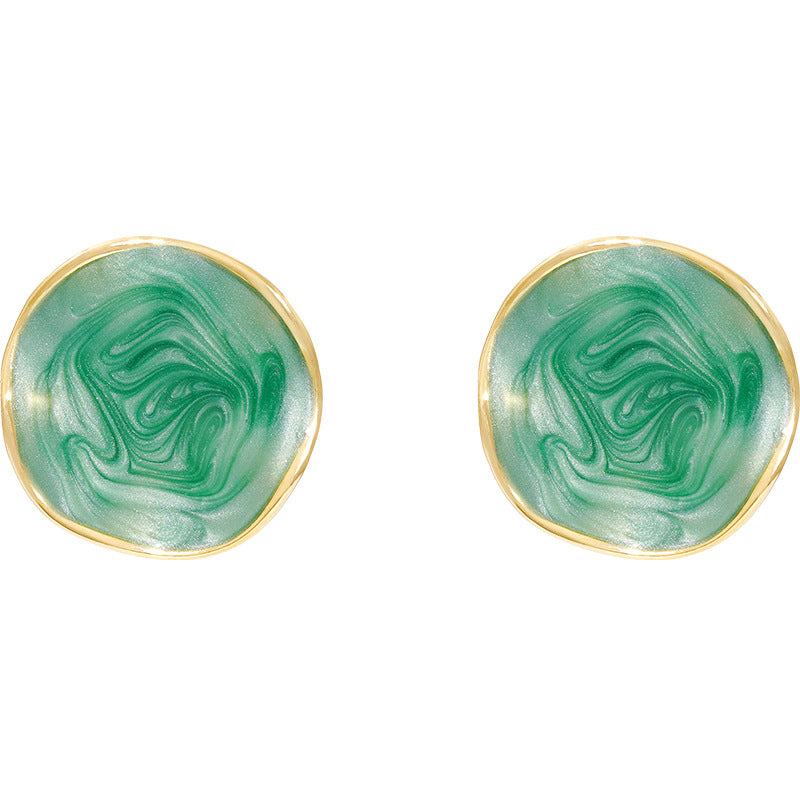 Kaunis Korvarengas ainutlaatuisella tyylillä