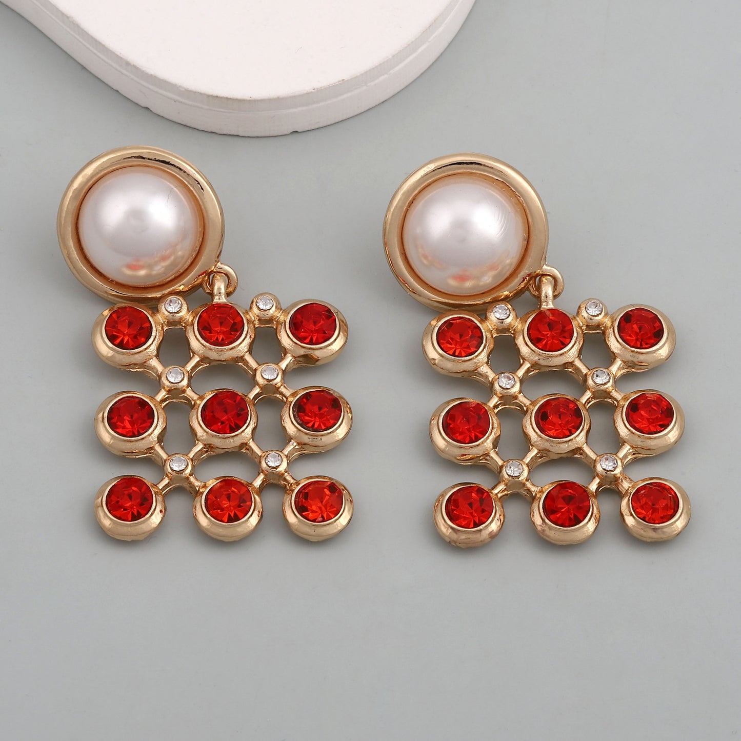 Klassinen Korvarengas ajattomalla viehätyksellä