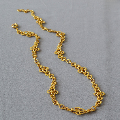 Kaunis Kulta Kaulakoru ainutlaatuisella tyylillä