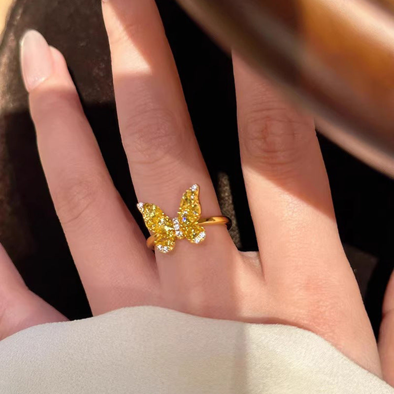 Elegantti Kulta Sormus jokaiseen tilaisuuteen