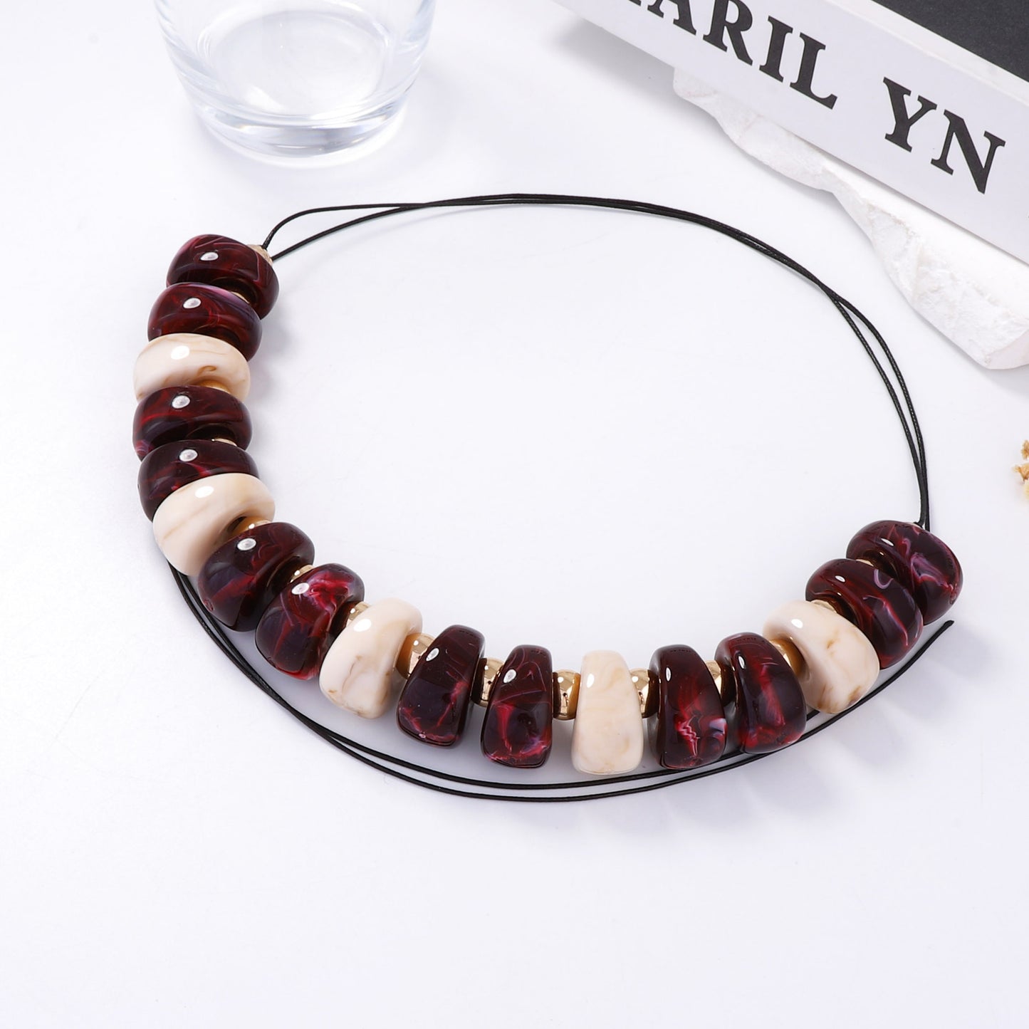 Elegantti Kaulakoru jokaiseen tilaisuuteen