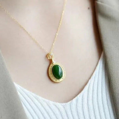 Romanttinen Kulta Kaulakoru erityisiin hetkiin