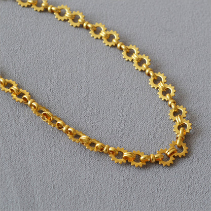 Kaunis Kulta Kaulakoru ainutlaatuisella tyylillä