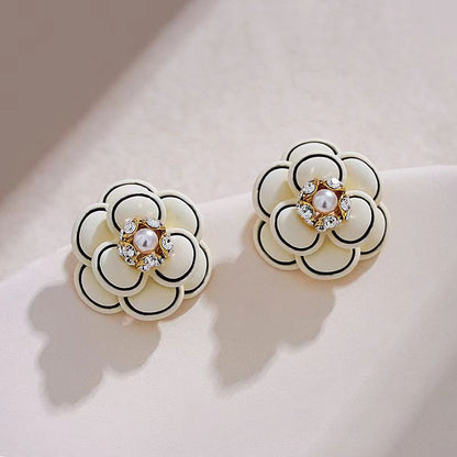 Elegantti Korvarengas jokaiseen tilaisuuteen