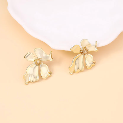 Klassinen Korvarengas ajattomalla viehätyksellä