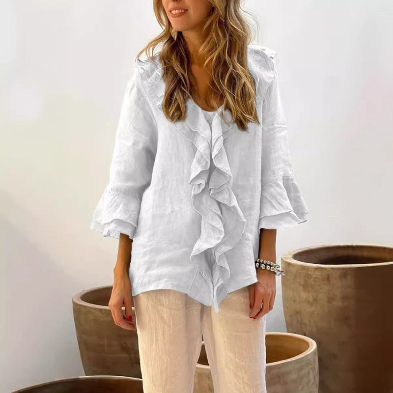 Effortlessly Elegant Blouse with a Timeless Design