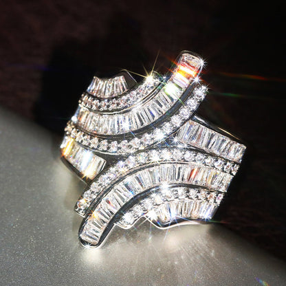 Hurmaava Sormus jokaiseen tilaisuuteen