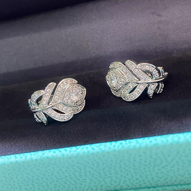 Elegantti Korvarengas jokaiseen tilaisuuteen