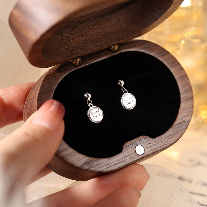 Elegantti Korvarengas jokaiseen tilaisuuteen