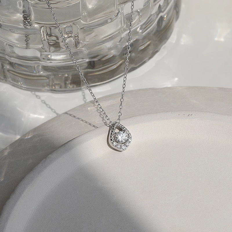 Kaunis Kaulakoru ainutlaatuisella tyylillä