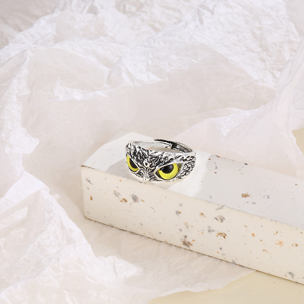 Klassinen Sormus ajattomalla viehätyksellä