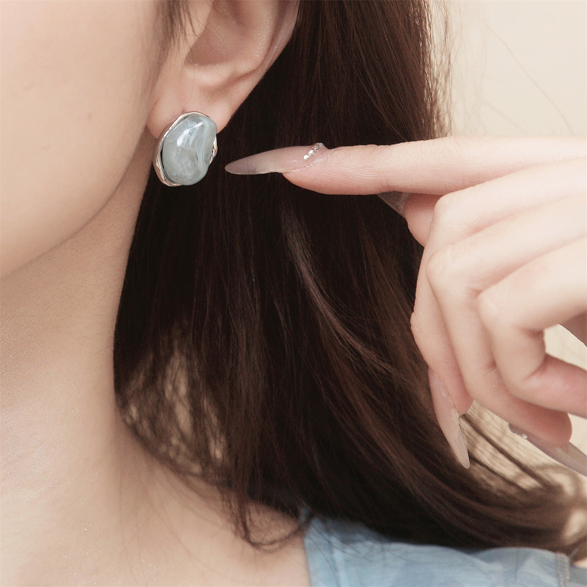 Kaunis Korvarengas ainutlaatuisella tyylillä