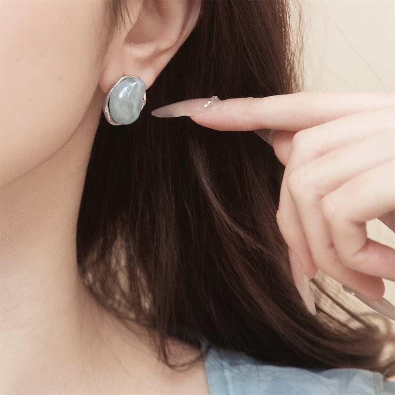 Kaunis Korvarengas ainutlaatuisella tyylillä