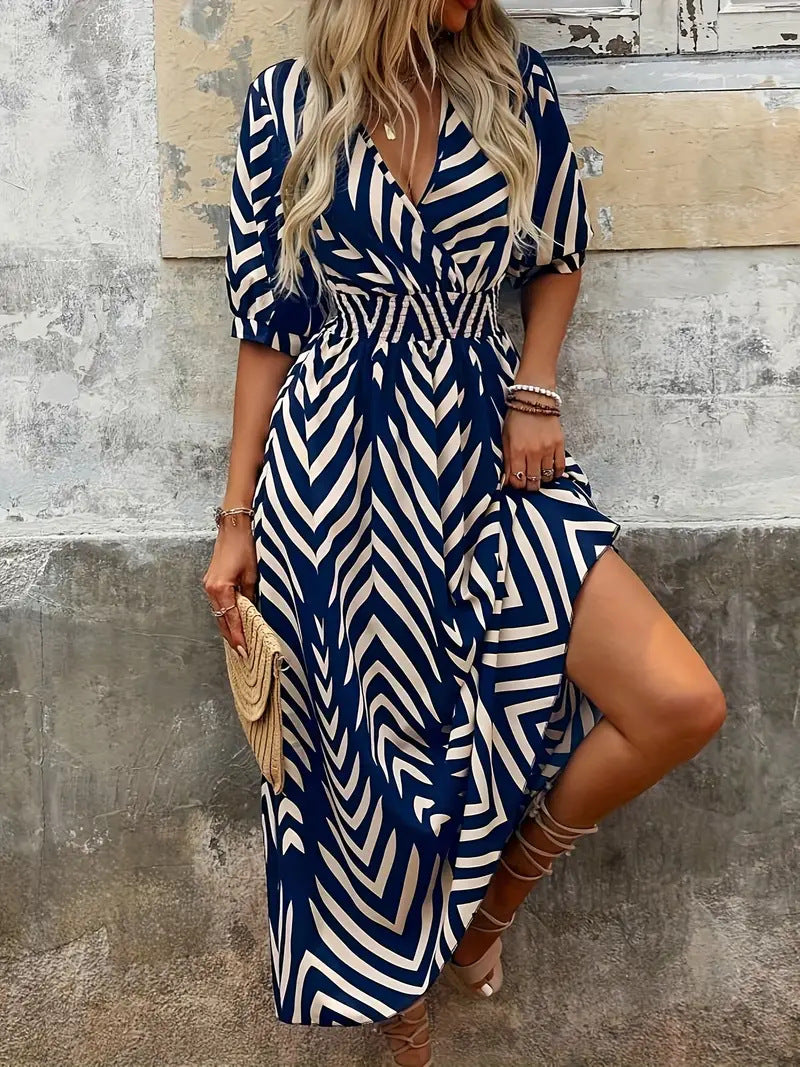 Well Tailored Dress with a Graceful Silhouette