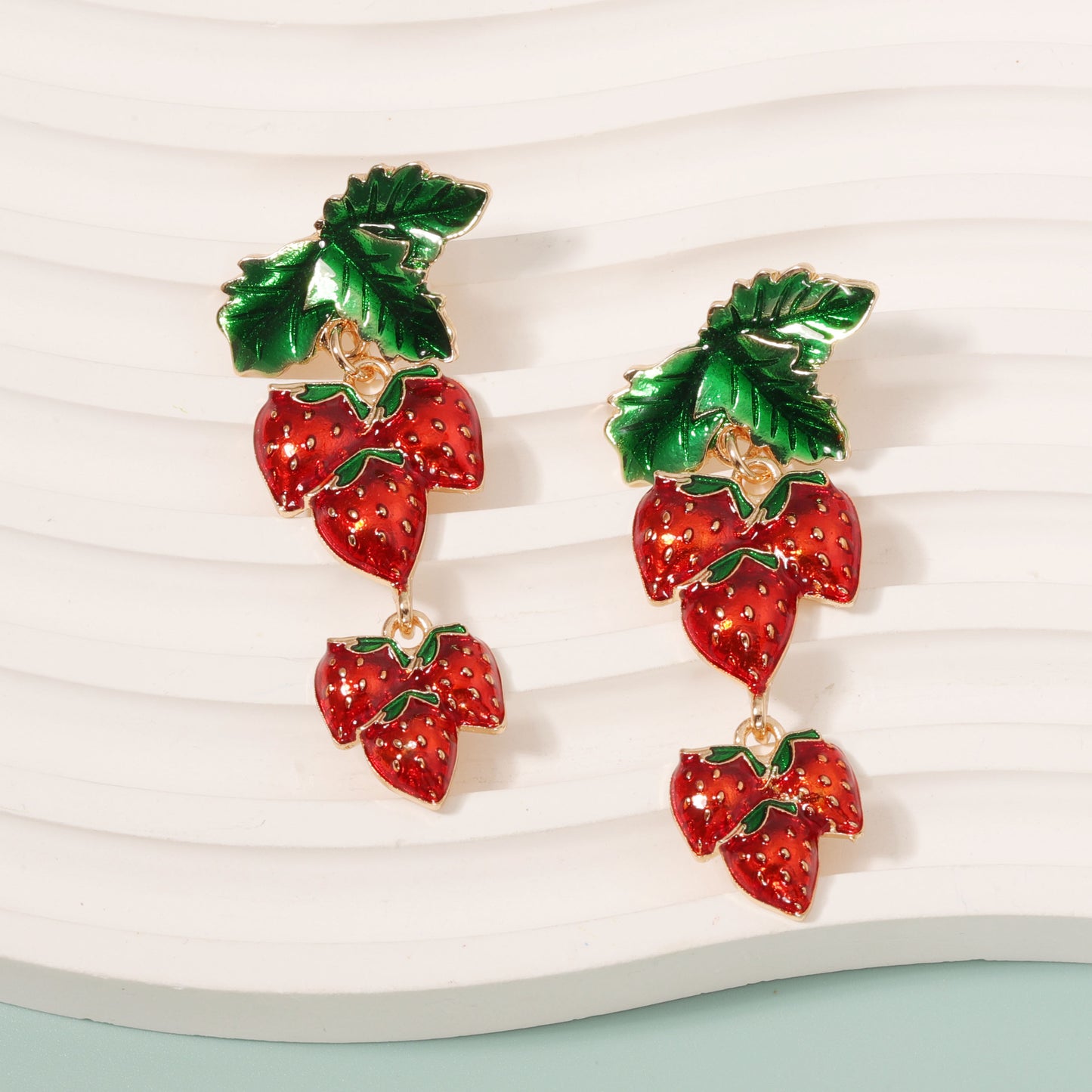 Kaunis Korvarengas ainutlaatuisella tyylillä