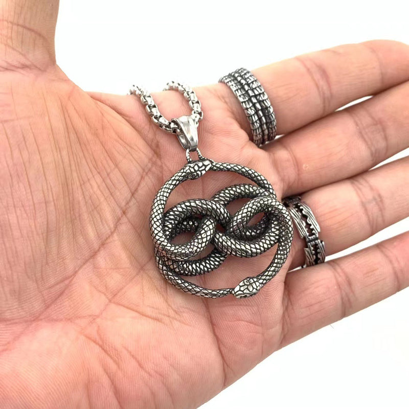 Kaunis Riipus ainutlaatuisella tyylillä