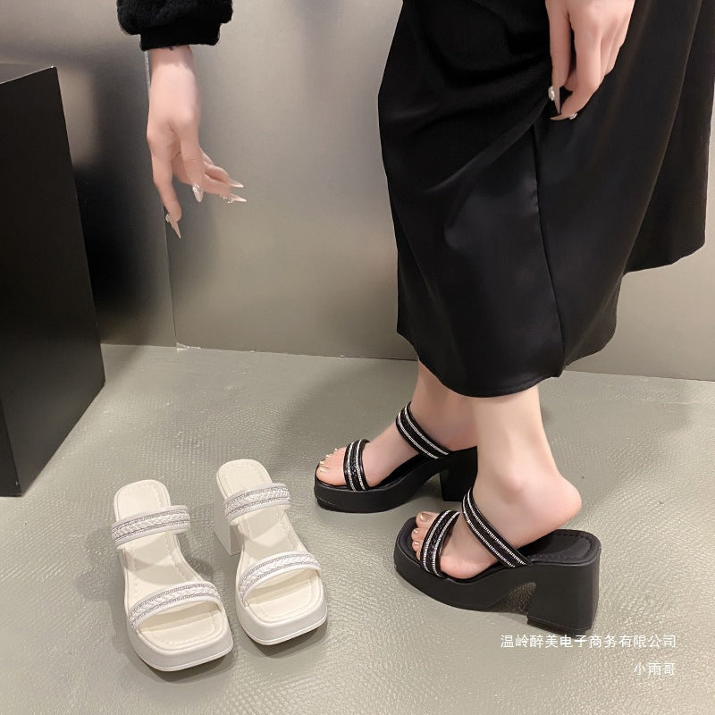 Sulavalinaiset Ortopediset Sandaalit Moderniin Tyyliin