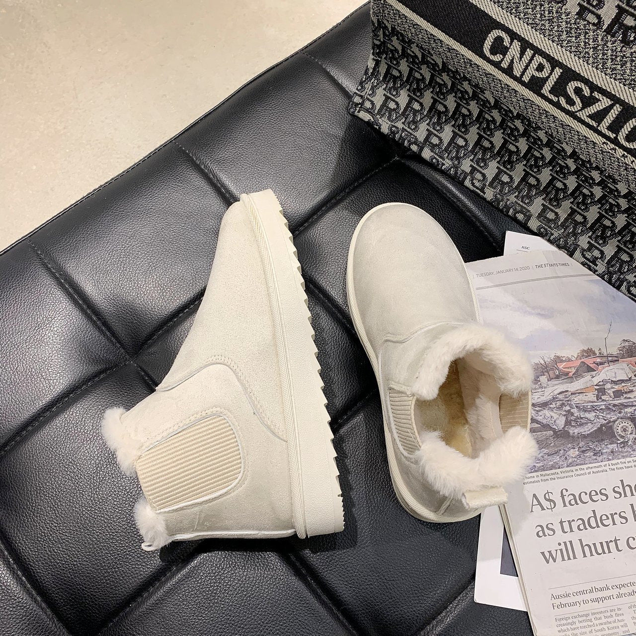 Tyylikkäät Ortopediset Saappaat Ainutlaatuisella Muotoilulla