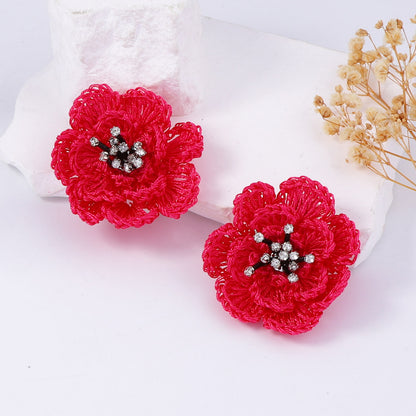 Kaunis Korvarengas ainutlaatuisella tyylillä