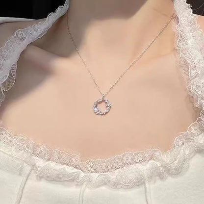 Herkkä käsityö Kaulakoru