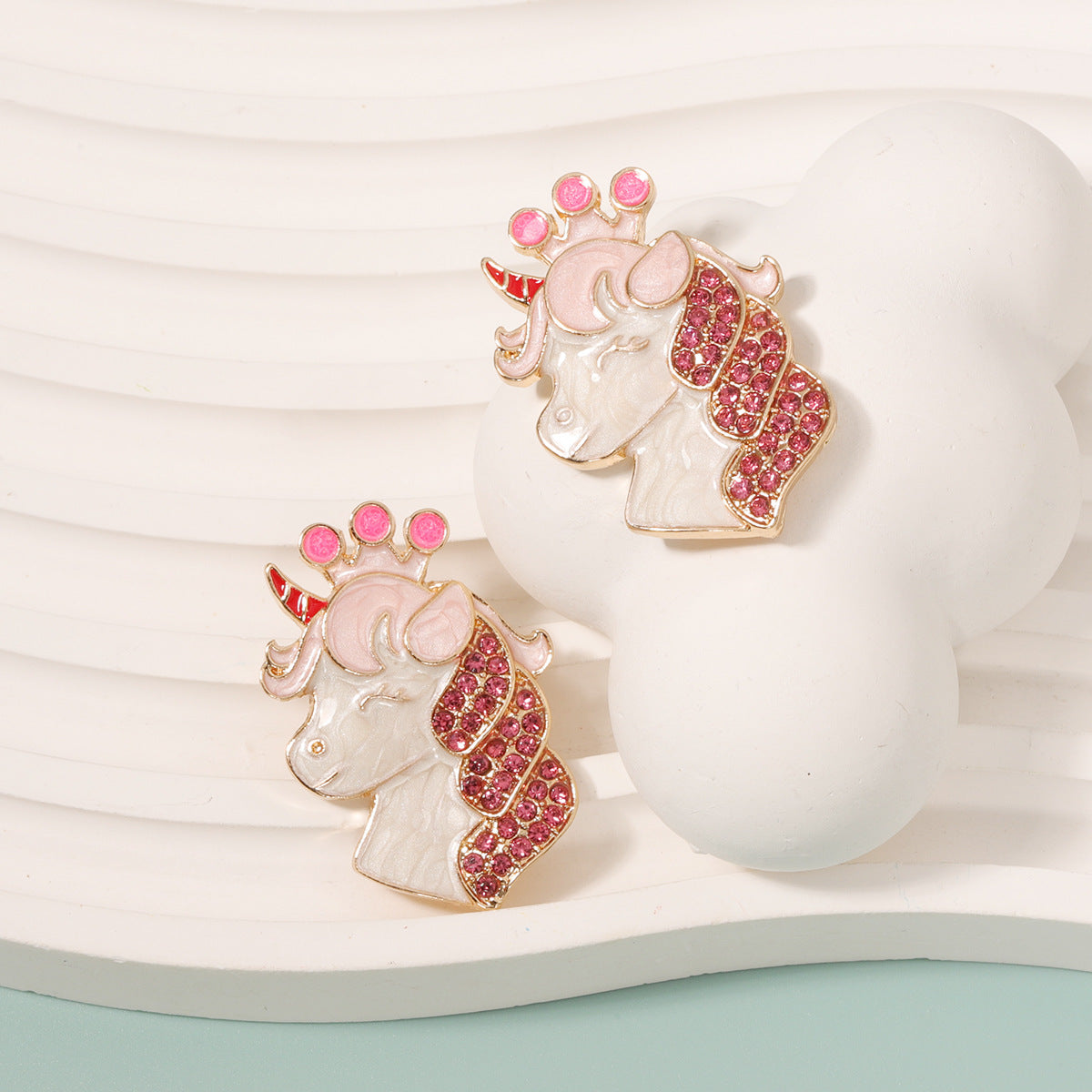 Klassinen Korvarengas ajattomalla viehätyksellä