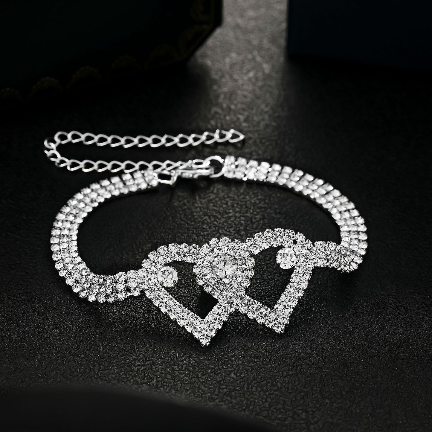 Hurmaava Nilkkakoru jokaiseen tilaisuuteen