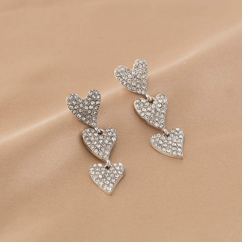 Kaunis Korvarengas ainutlaatuisella tyylillä