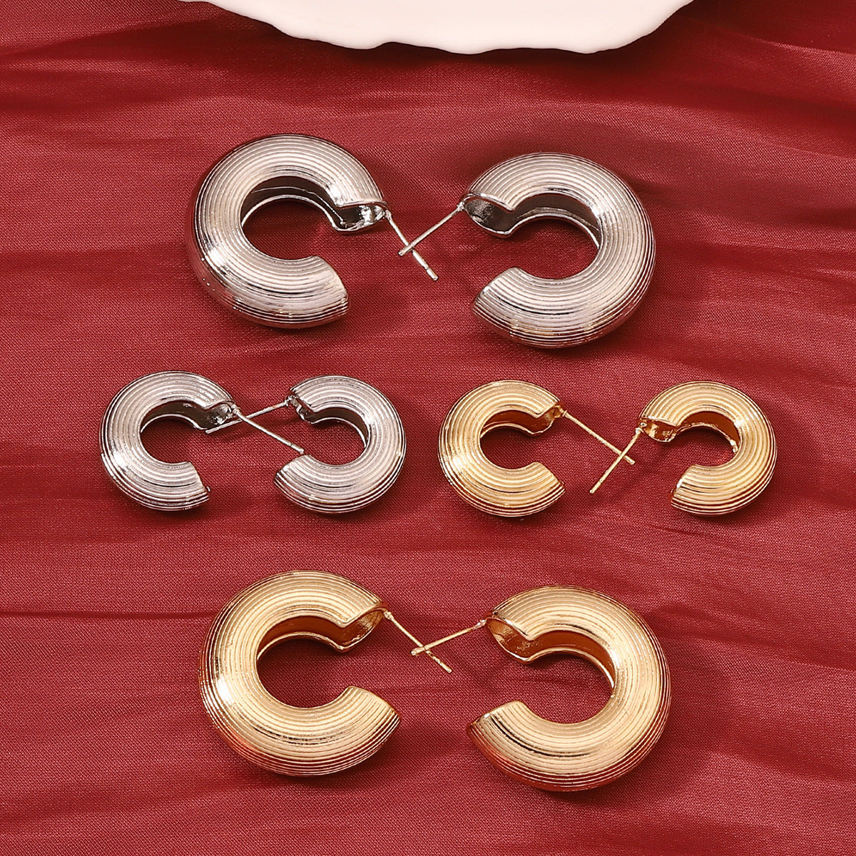 Herkkä käsityö Korvarengas