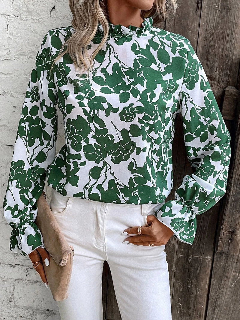 Classic Vintage Blouse with a Flattering Fit