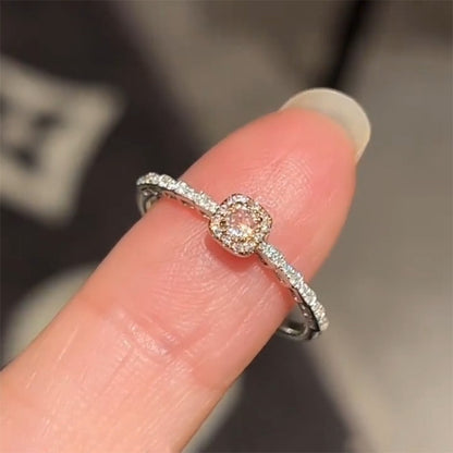 Klassinen Sormus ajattomalla viehätyksellä