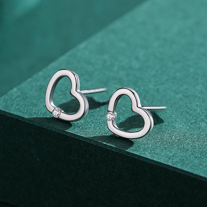 Kaunis Korvarengas ainutlaatuisella tyylillä