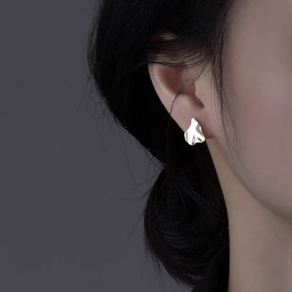 Kaunis Korvarengas ainutlaatuisella tyylillä