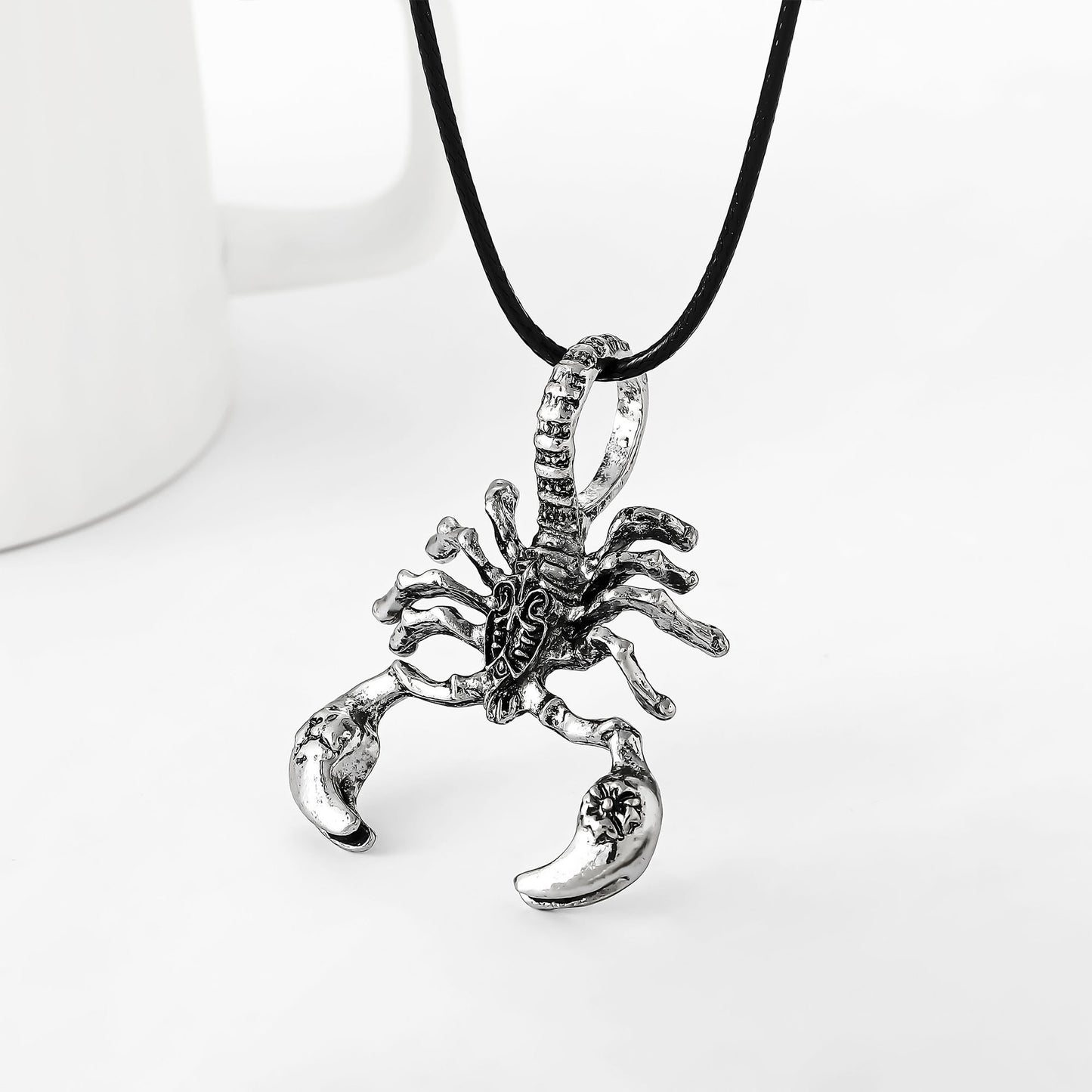 Käsintehty vintage Kaulakoru