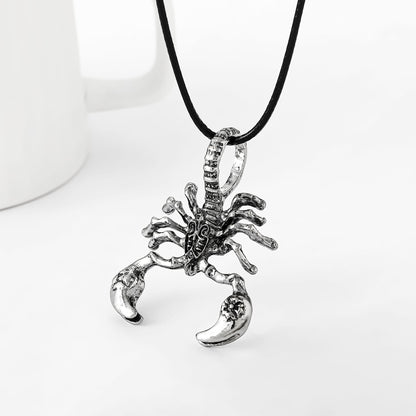 Käsintehty vintage Kaulakoru