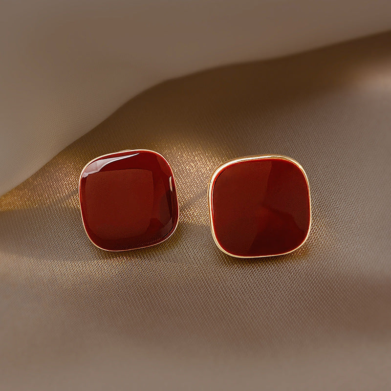 Hurmaava Korvarengas jokaiseen tilaisuuteen