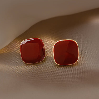 Hurmaava Korvarengas jokaiseen tilaisuuteen