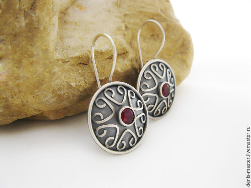 Hurmaava Hopea Korvarengas jokaiseen tilaisuuteen