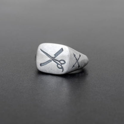 Klassinen Sormus ajattomalla viehätyksellä