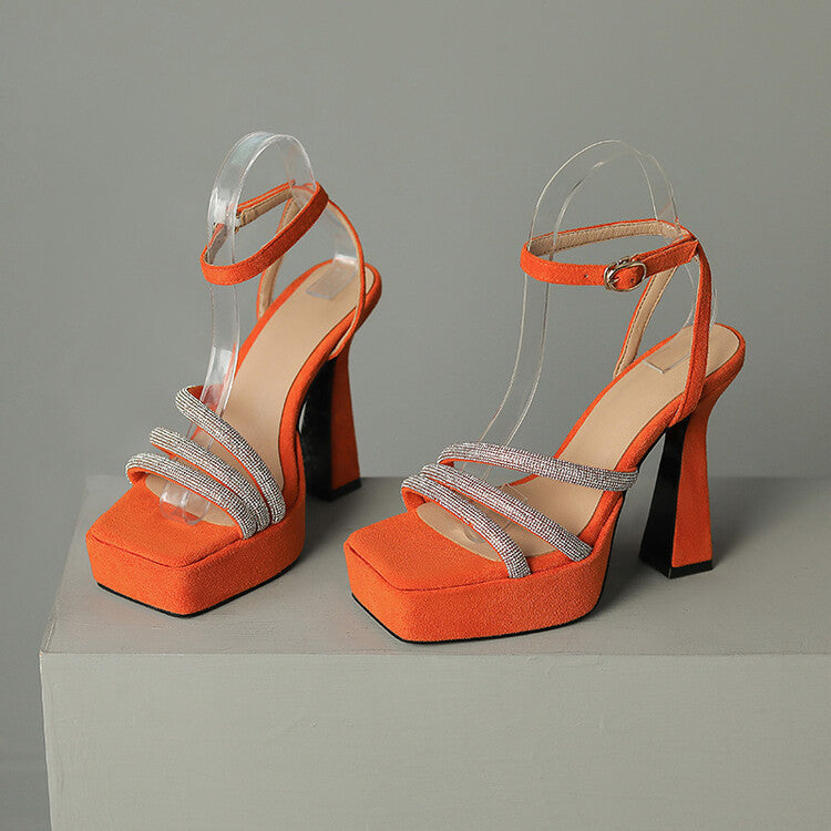 Tyylikkäät Ortopediset Sandaalit Ainutlaatuisella Muotoilulla