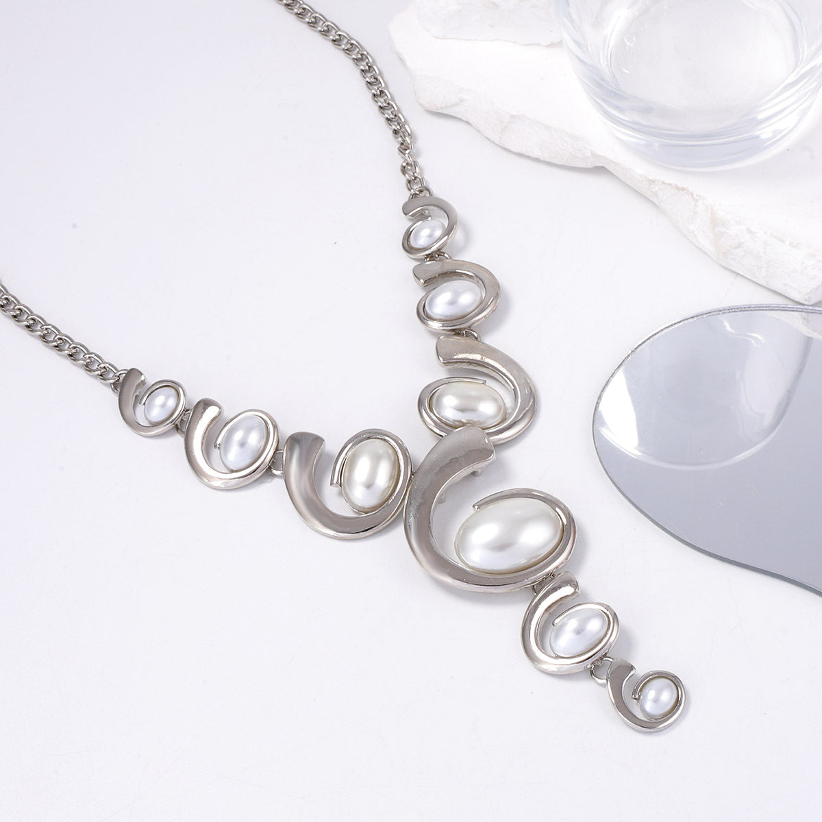 Herkkä käsityö Helmi Kaulakoru